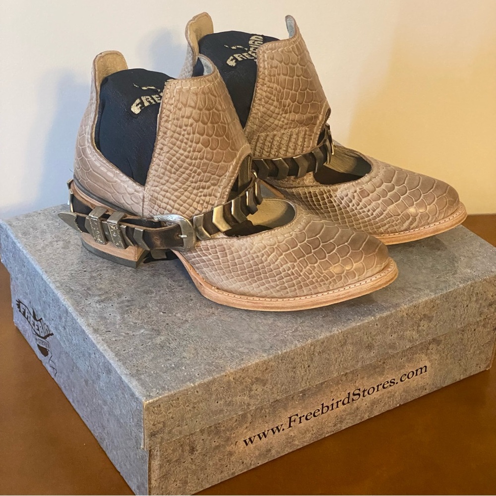 Free Bird Blade Booties